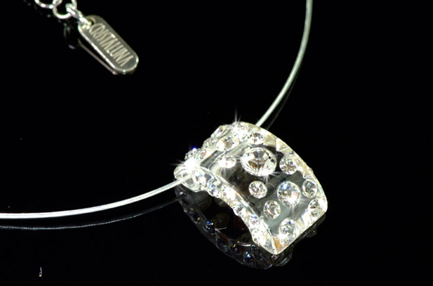 Diva Necklace Transparent Acrylic Crystal