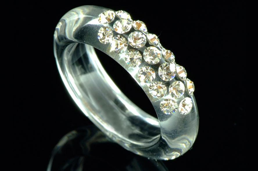 Veretta Transparent Acrylic Ring
